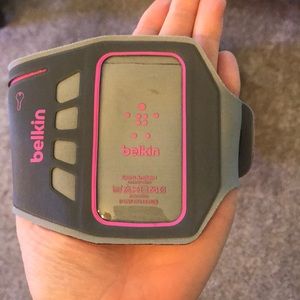 Belkin running arm band